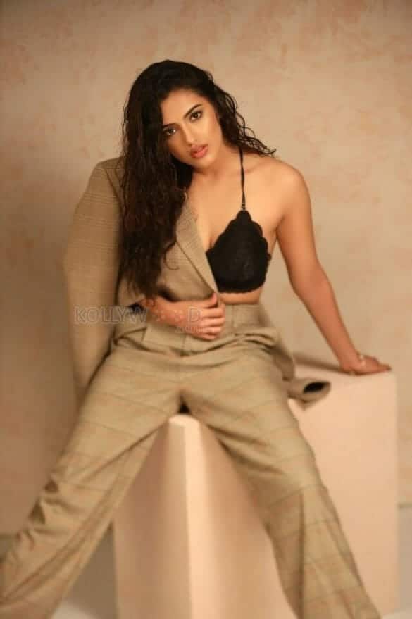 Stunning Malvika Sharma In A Sexy Photoshoot Photos Kollywood Zone