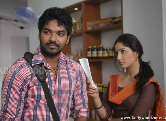 Tamilselvanum Thaniyar Anjalum Movie Review