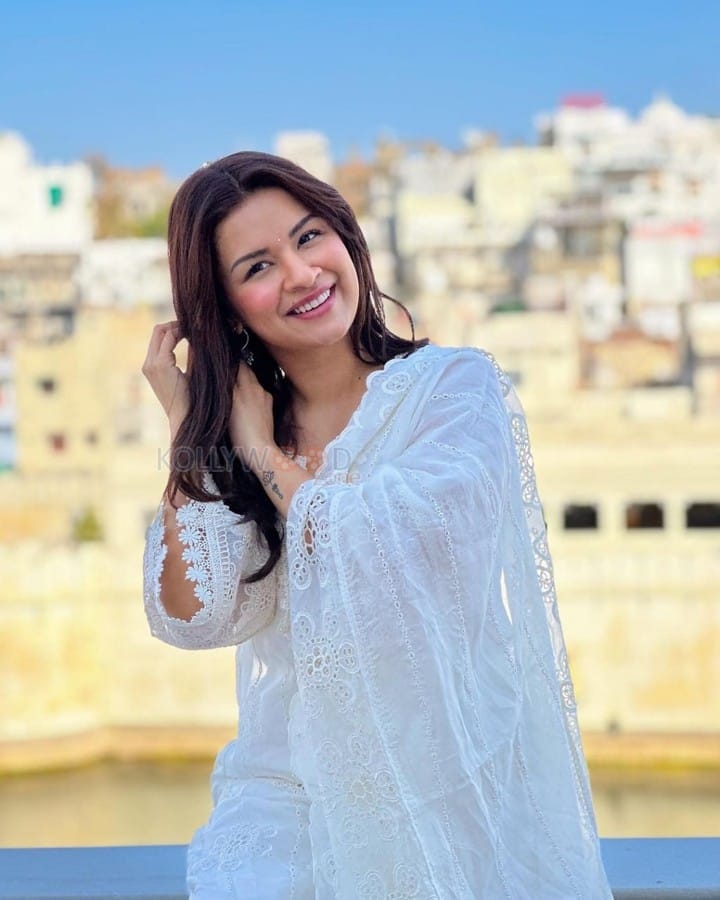 Charming Avneet Kaur in a White Kurta Pictures 01