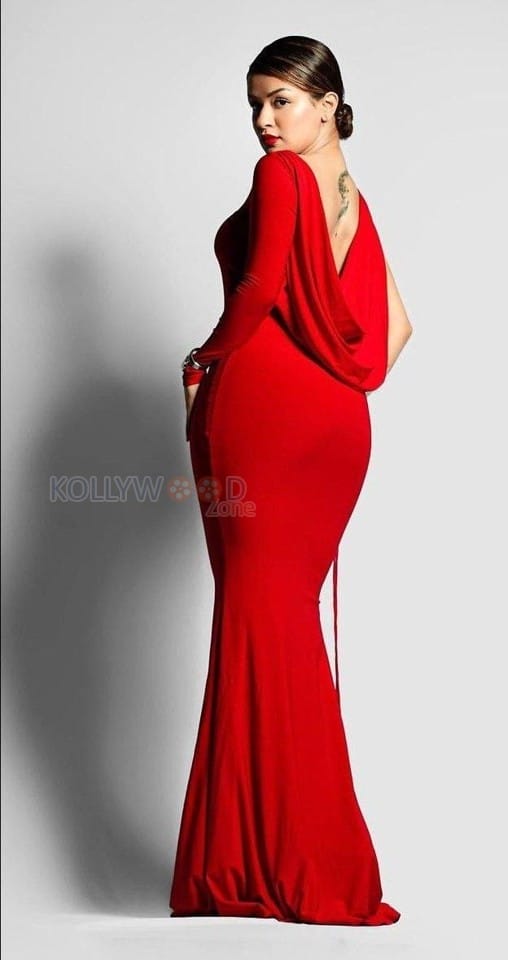 Desirable Avneet Kaur in a Red Long Sleeve Backless Gown for Valentines Day Photos 03