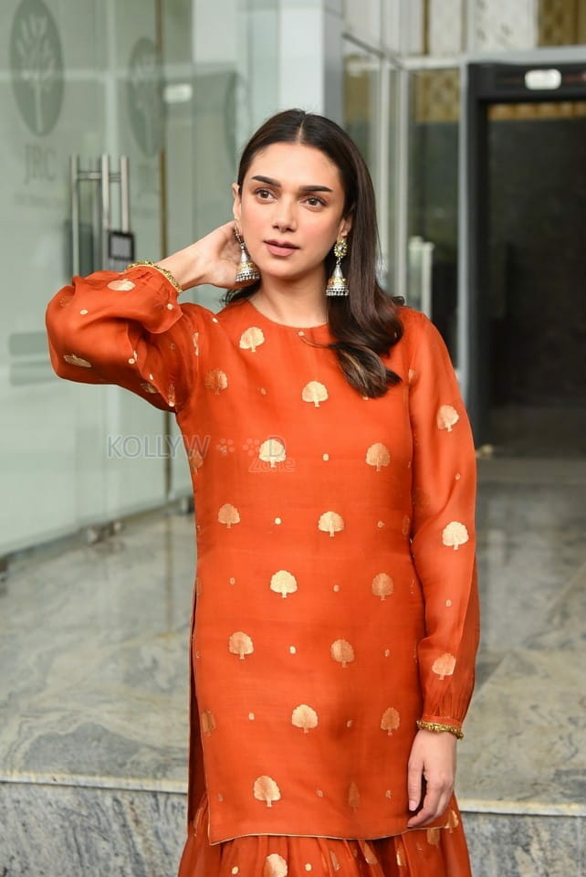 Actress Aditi Rao Hydari at Maha Samudram Movie Press Meet Pictures 30