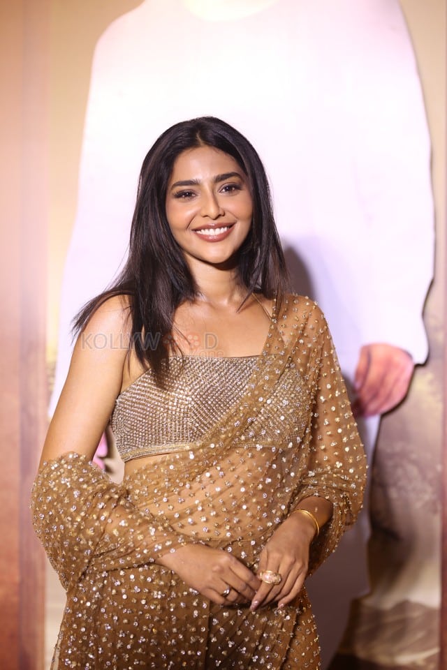 Actress Aishwarya Lekshmi at Sambarala Yeti Gattu Carnage Launch Event Photos 14