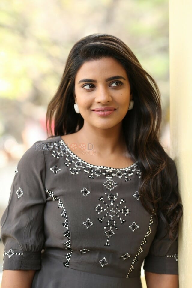 Actress Aishwarya Rajesh At World Famous Lover Interview Pictures