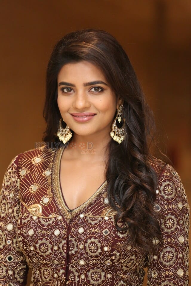 Actress Aishwarya Rajesh At World Famous Lover Pre release Event Pictures