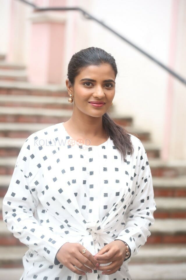 Actress Aishwarya Rajesh Interview Pictures