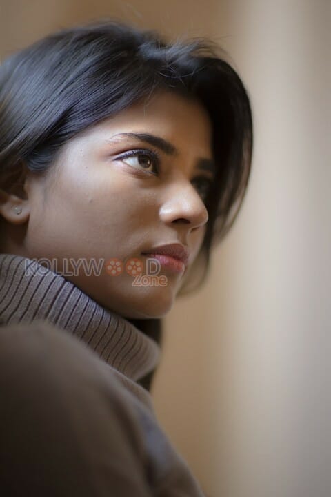 Actress Aishwarya Rajesh Photoshoot Pictures