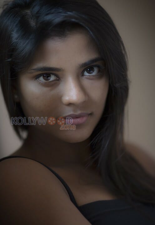 Actress Aishwarya Rajesh Photoshoot Pictures