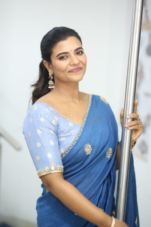 Actress Aishwarya Rajesh at Sankranthiki Vasthunnam Interview Photos 03