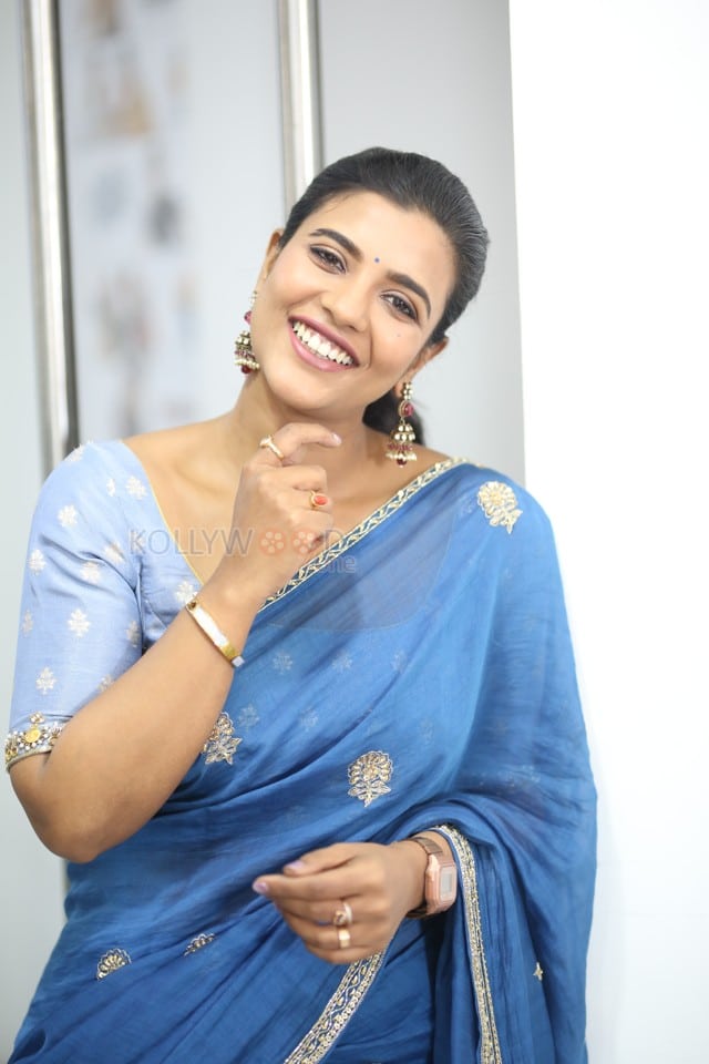 Actress Aishwarya Rajesh at Sankranthiki Vasthunnam Interview Photos 09