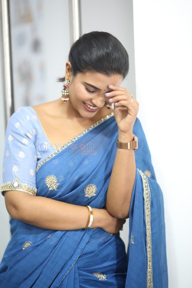 Actress Aishwarya Rajesh at Sankranthiki Vasthunnam Interview Photos 10