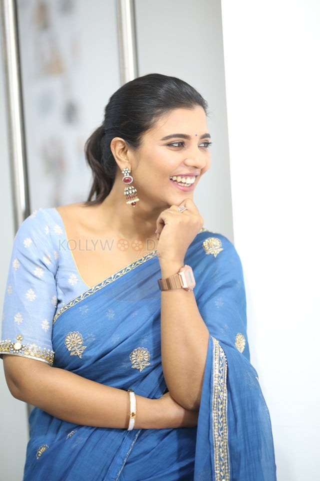 Actress Aishwarya Rajesh at Sankranthiki Vasthunnam Interview Photos 15