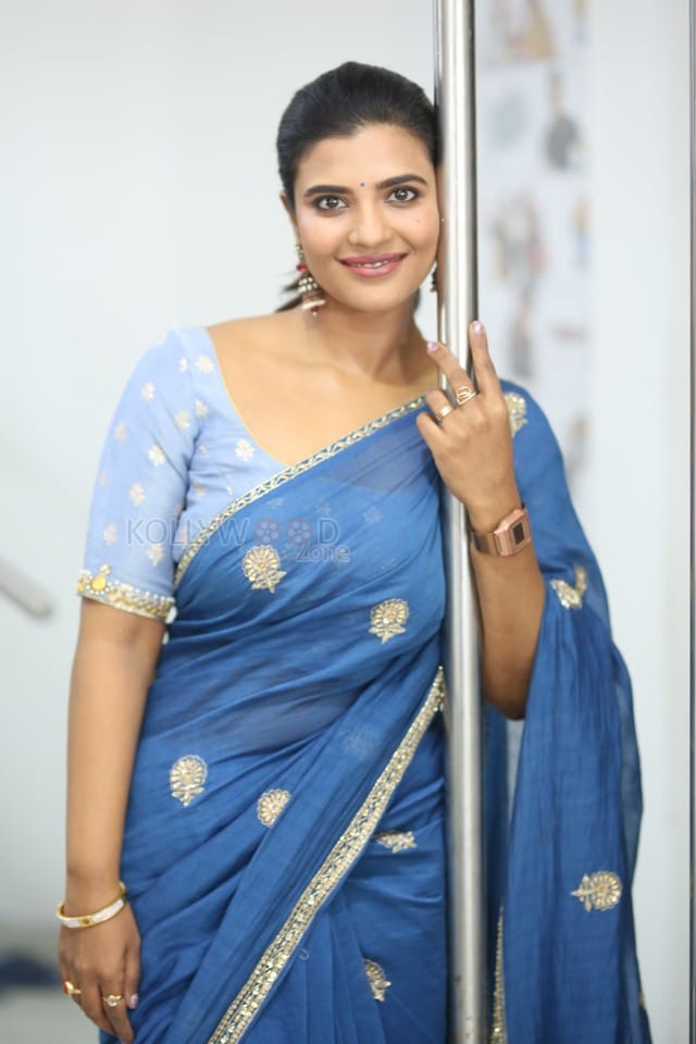 Actress Aishwarya Rajesh at Sankranthiki Vasthunnam Interview Photos 25