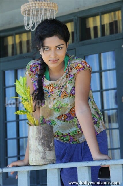 Actress Amala Paul In Aakashathinte Niram Movie Photos