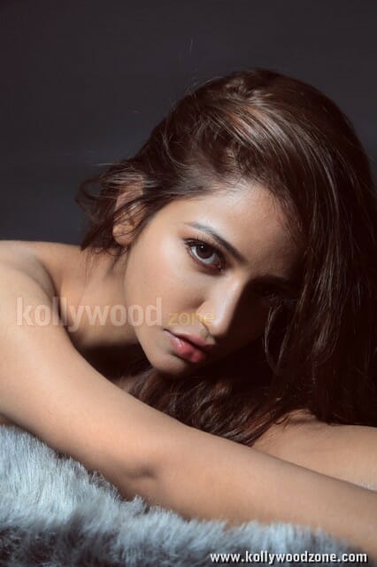 Actress Anaika Hot Photos