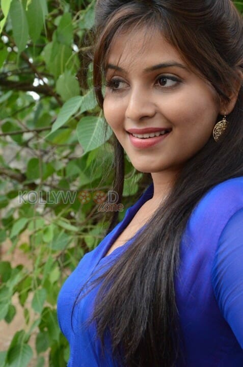 Actress Anjali Latest Photos