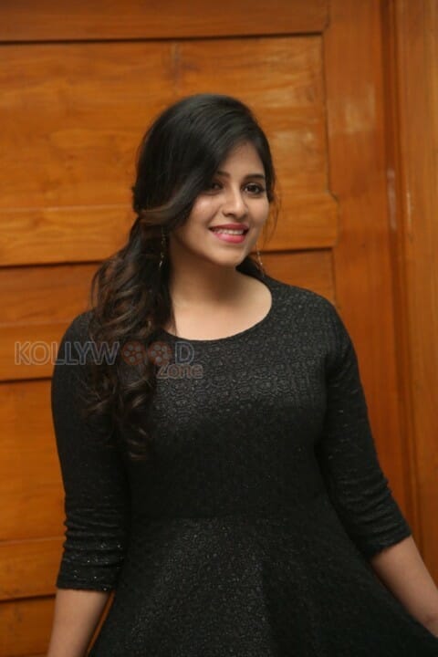 Actress Anjali New Pics