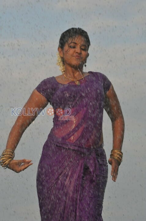 Actress Anjali Sexy Rain Dance Pictures