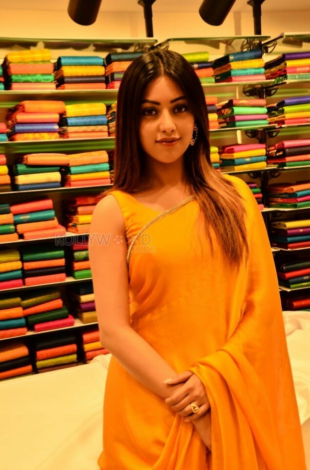 Actress Anu Emmanuel At Klm Fashion Mall Launch Photos