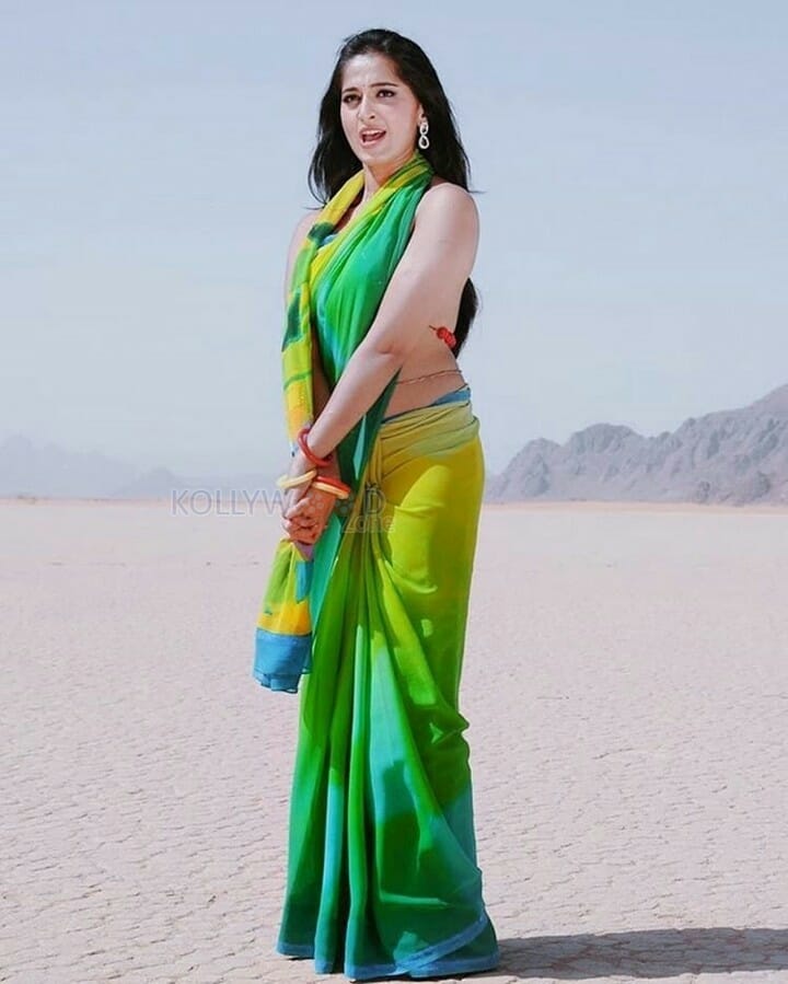 Actress Anushka Shetty Sexy Green Saree Photos