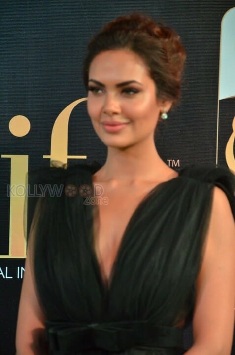 Actress Esha Gupta At Iifa Utsavam Pictures