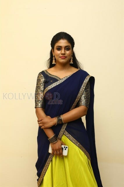 Actress Iniya At Yaanai Movie Poster Launch Photos