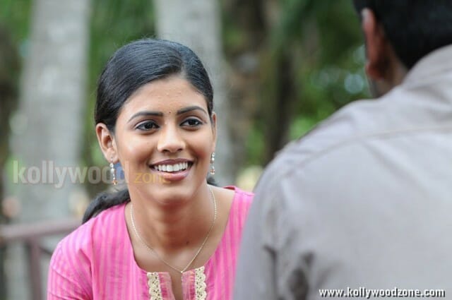 Actress Iniya In Mouna Guru Movie Pics