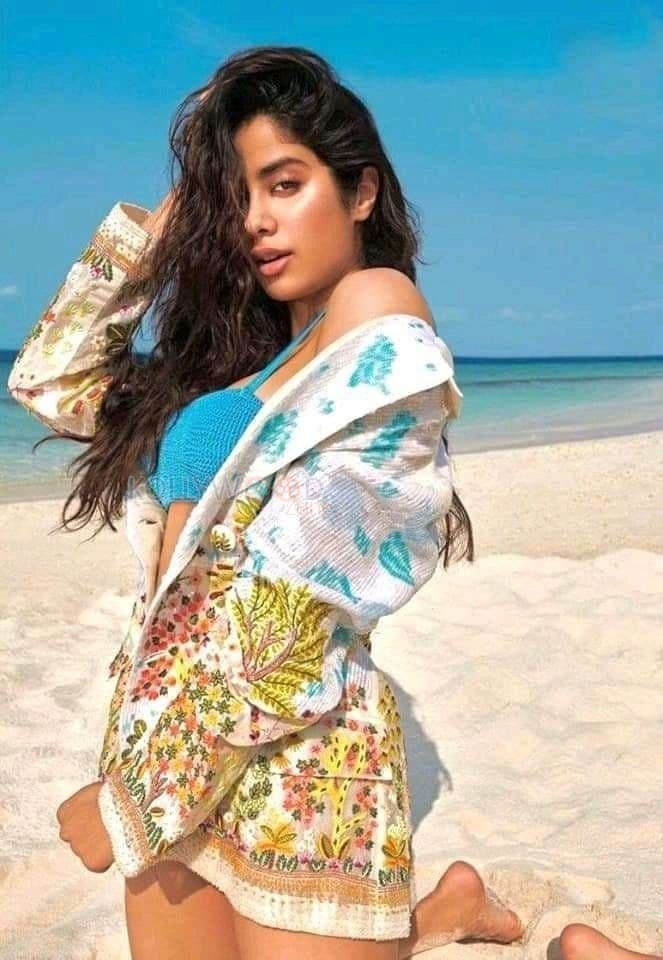 Actress Janhvi Kapoor Sexy Photoshoot Pics