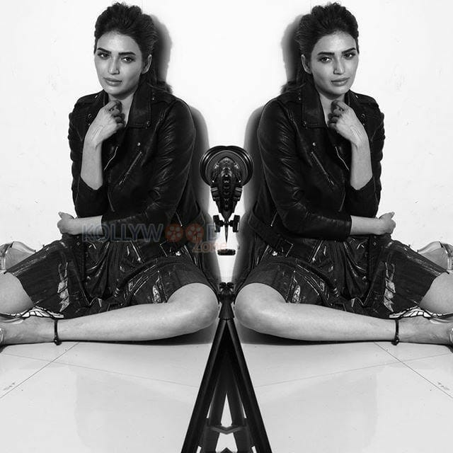 Actress Karishma Tanna Photos