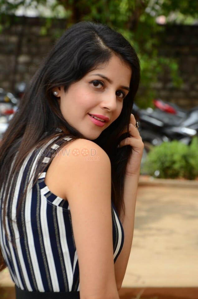 Actress Kashish Vohra At First Rank Raju Press Meet Pictures