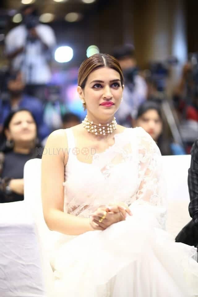 Actress Kriti Sanon at Thodelu Pre Release Event Photos 01