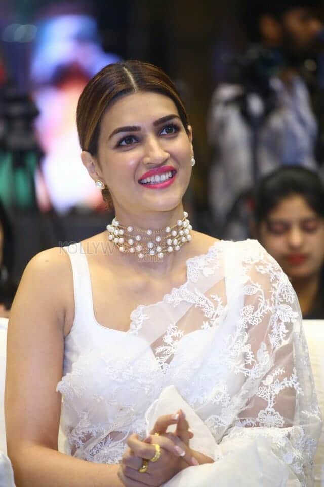 Actress Kriti Sanon at Thodelu Pre Release Event Photos 10