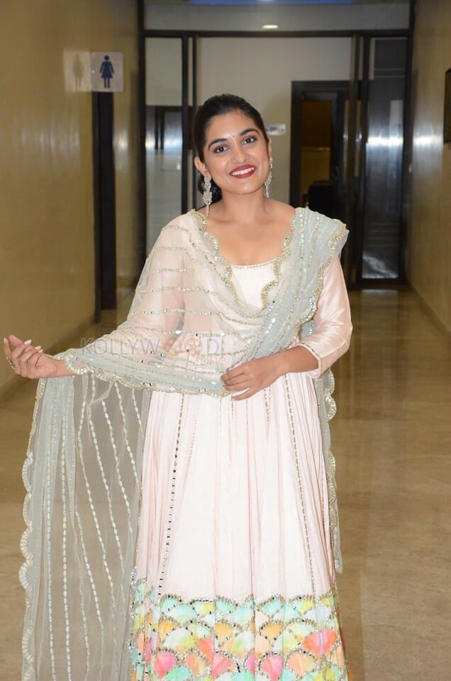 Actress Nivetha Thomas At Brochevarevarura Movie Pre Release Event Pictures