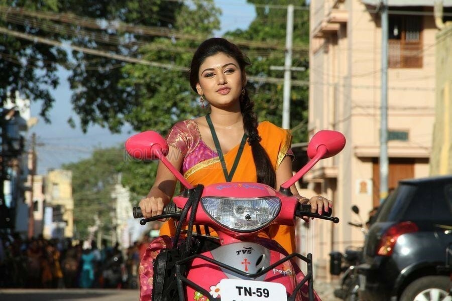 Actress Oviya Unseen Spicy Photos