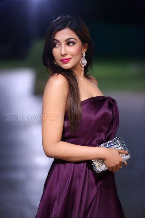 Actress Parvathy Nair Latest Photoshoot Stills