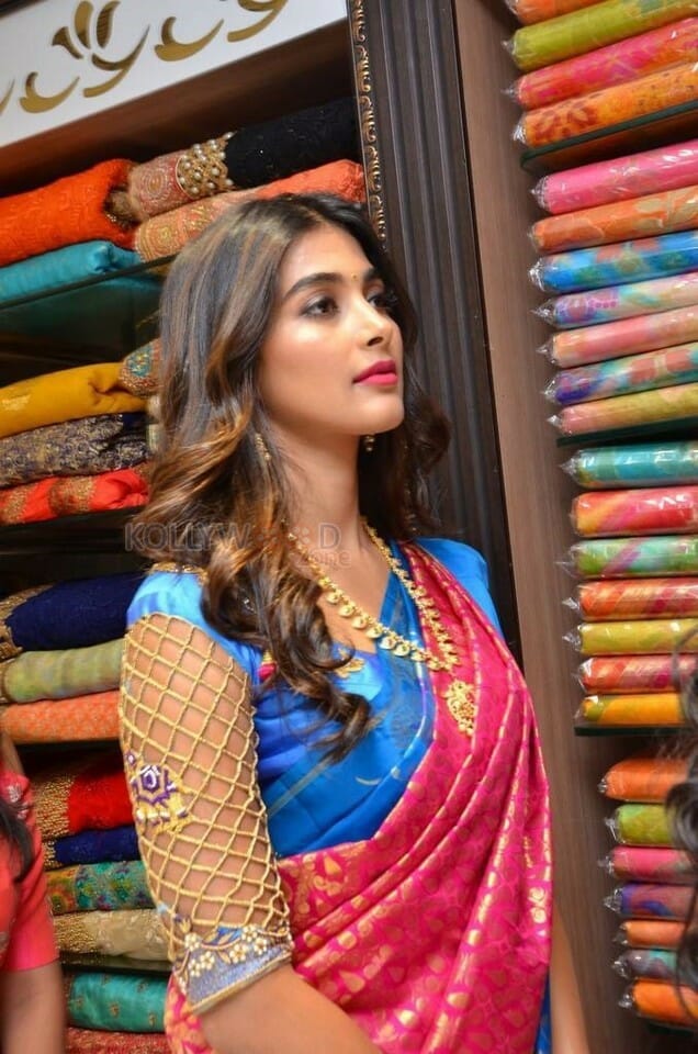 Actress Pooja Hegde At Anutex Shopping Mall Launch Photos