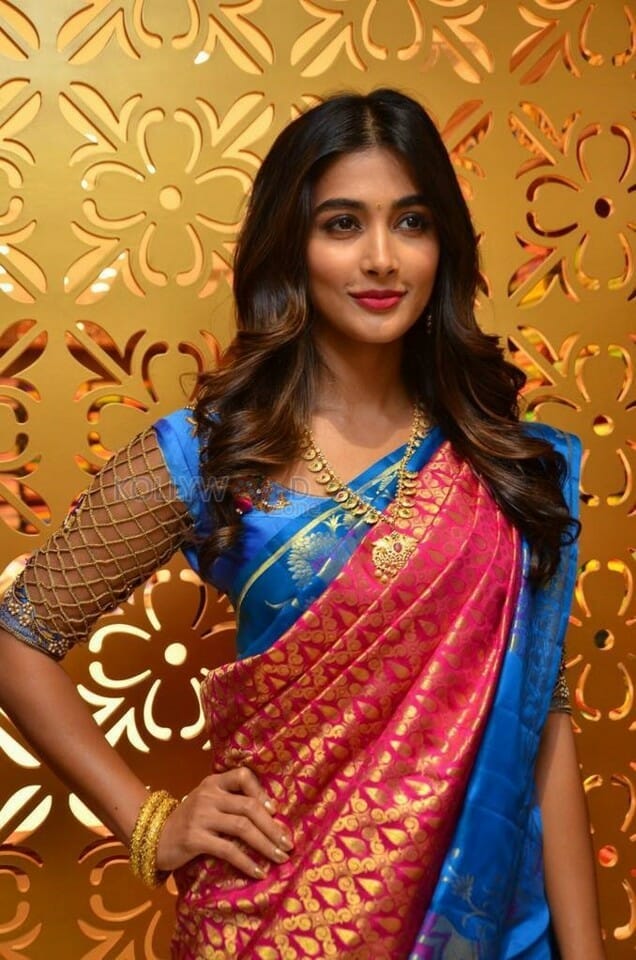 Actress Pooja Hegde At Anutex Shopping Mall Launch Photos