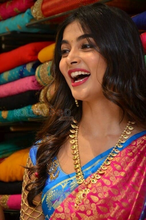 Actress Pooja Hegde At Anutex Shopping Mall Launch Photos