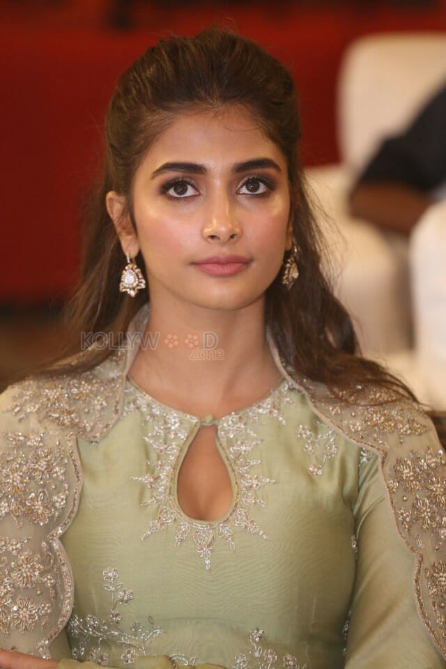 Actress Pooja Hegde At Gaddalakonda Ganesh Success Meet Photos