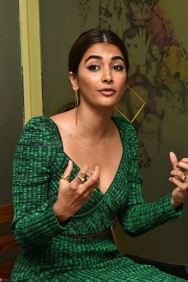 Actress Pooja Hegde Ultra Glam at Radhe Shyam Promotions Pictures 29