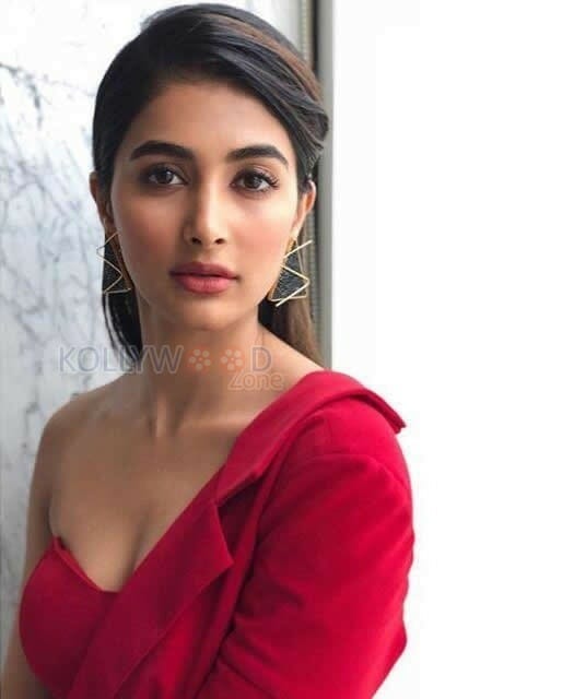 Actress Pooja Hegde Unseen Pictures