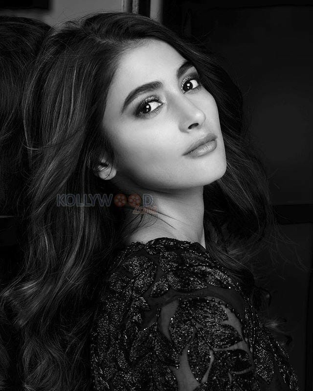 Actress Pooja Hegde Unseen Pictures