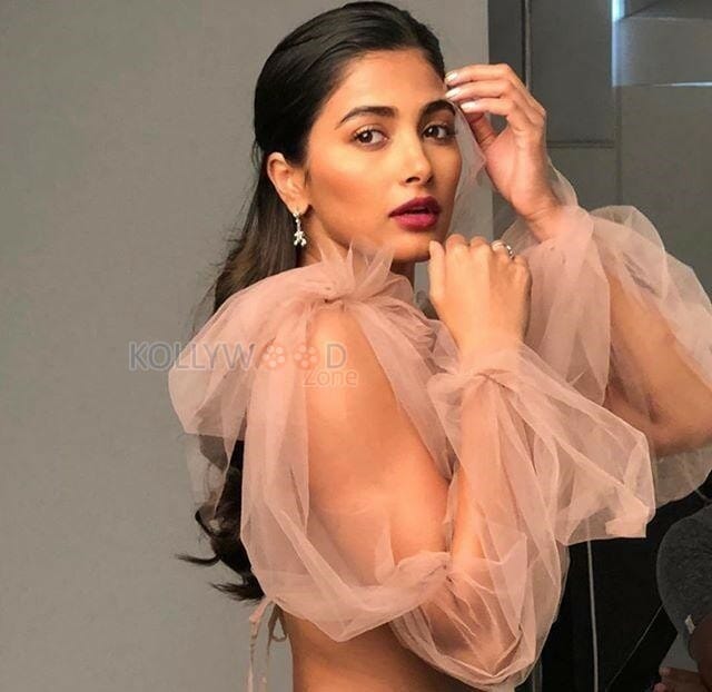 Actress Pooja Hegde Unseen Pictures