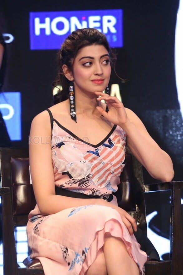 Actress Pranitha Subhash At Siima Short Film Awards Photos