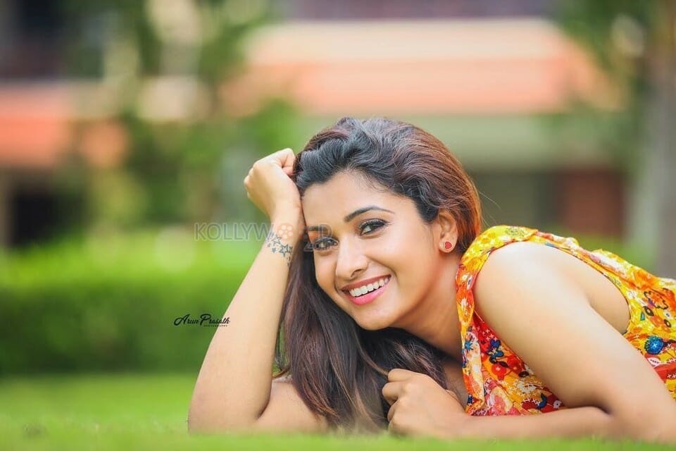 Actress Priya Bhavani Shankar New Photo Shoot Pictures