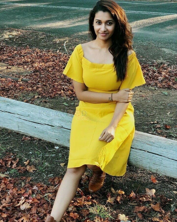 Actress Priya Bhavani Shankar New Photo Shoot Pictures