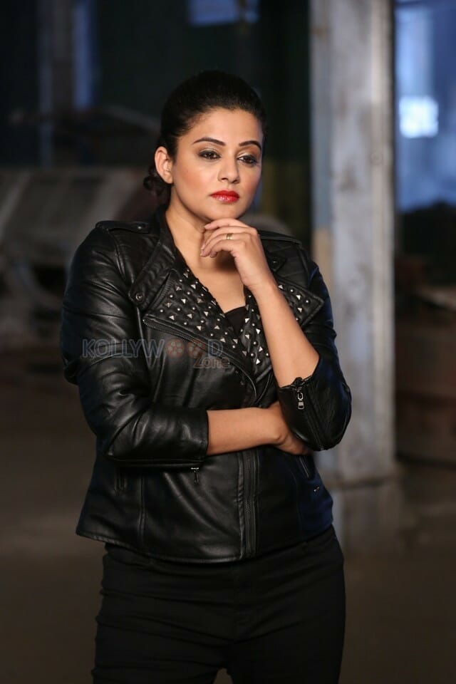 Actress Priyamani Black Dress Pictures