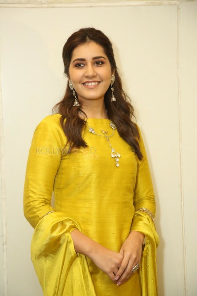 Actress Raashi Khanna At Kousalya Krishnamurthy Pre release Event Photos