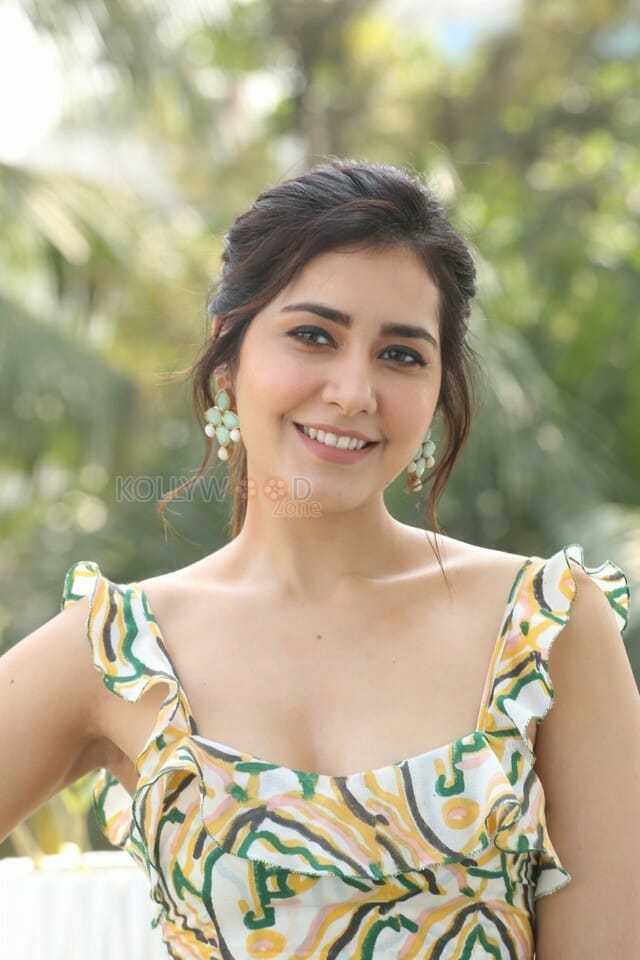 Actress Raashi Khanna At Prathi Roju Pandage Movie Interview Photos