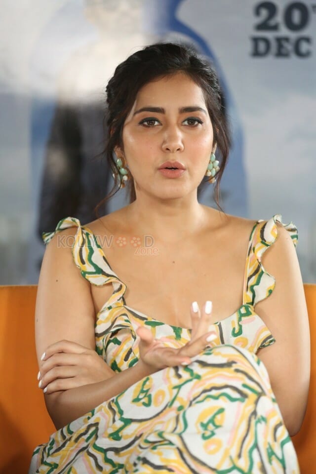 Actress Raashi Khanna At Prathi Roju Pandage Movie Interview Photos