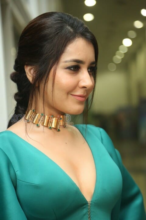 Actress Raashi Khanna Hot Cleavage At Hyper Theatrical Trailer Launch Photos